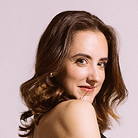 Headshot: Victoria Casillo