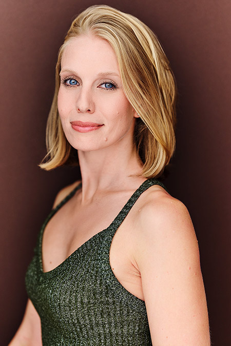 Headshot Mallory Davis