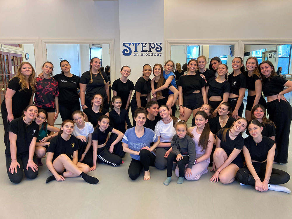 group dance class visit with Fior Di Stella with Mindy Jackson 4/22/25