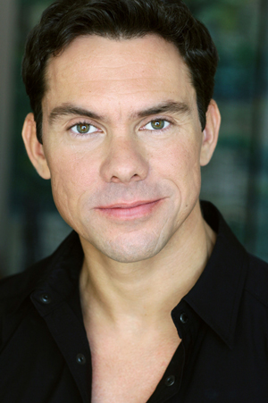 Headshot James Gray