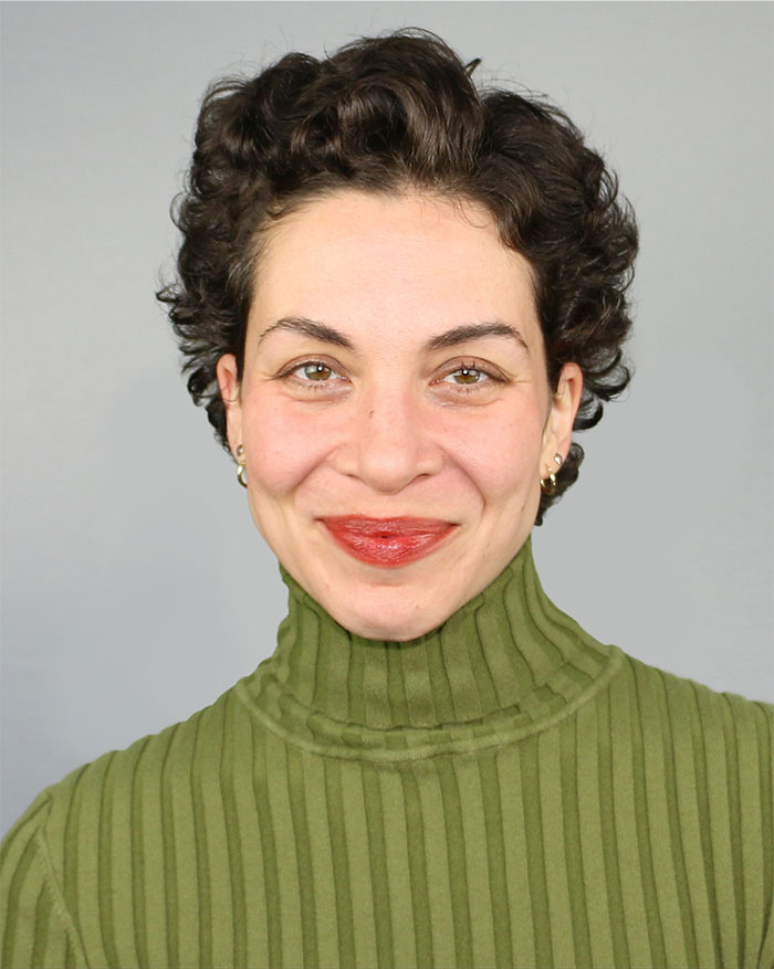Lindsay Poulis headshot